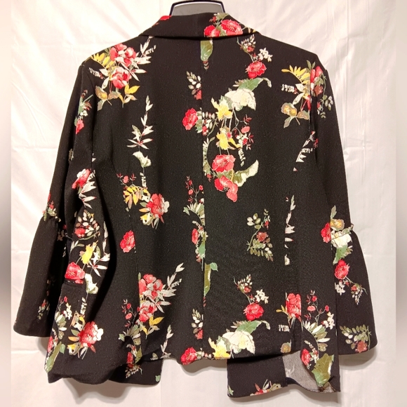Maurices EUC Women's Open Jacket, Vanity Size 2 (20/22) Black, Pink Floral - Picture 8 of 8